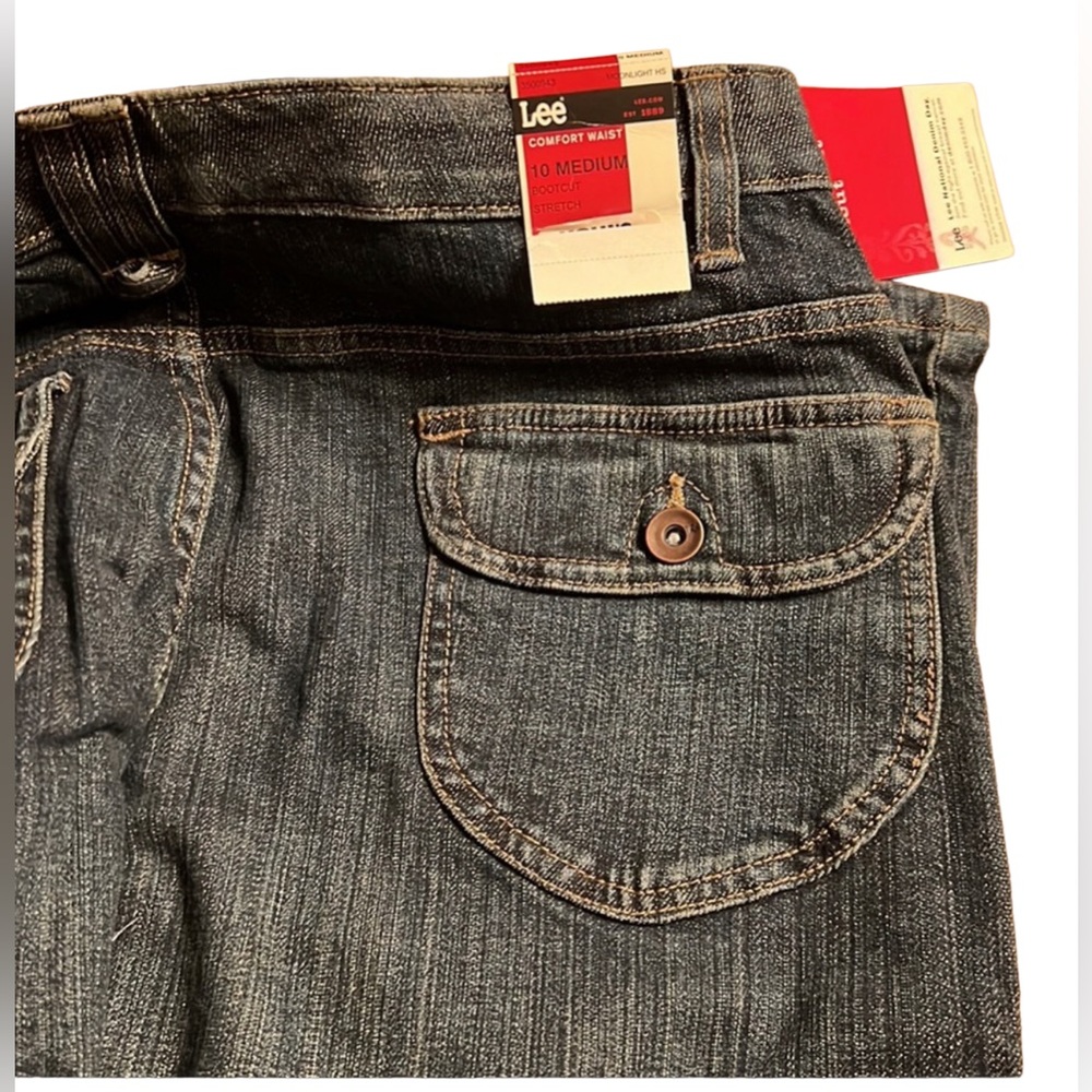 🌸LEE COMFORT FIT. SIZE 10🌸